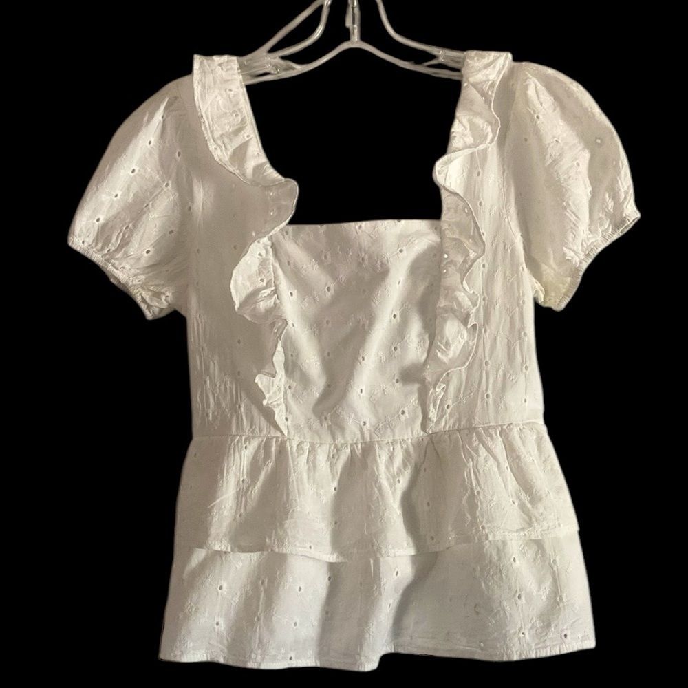 SO Women’s White Eyelet Ruffle Short Puff Sleeve Smocked Blouse Size Medium